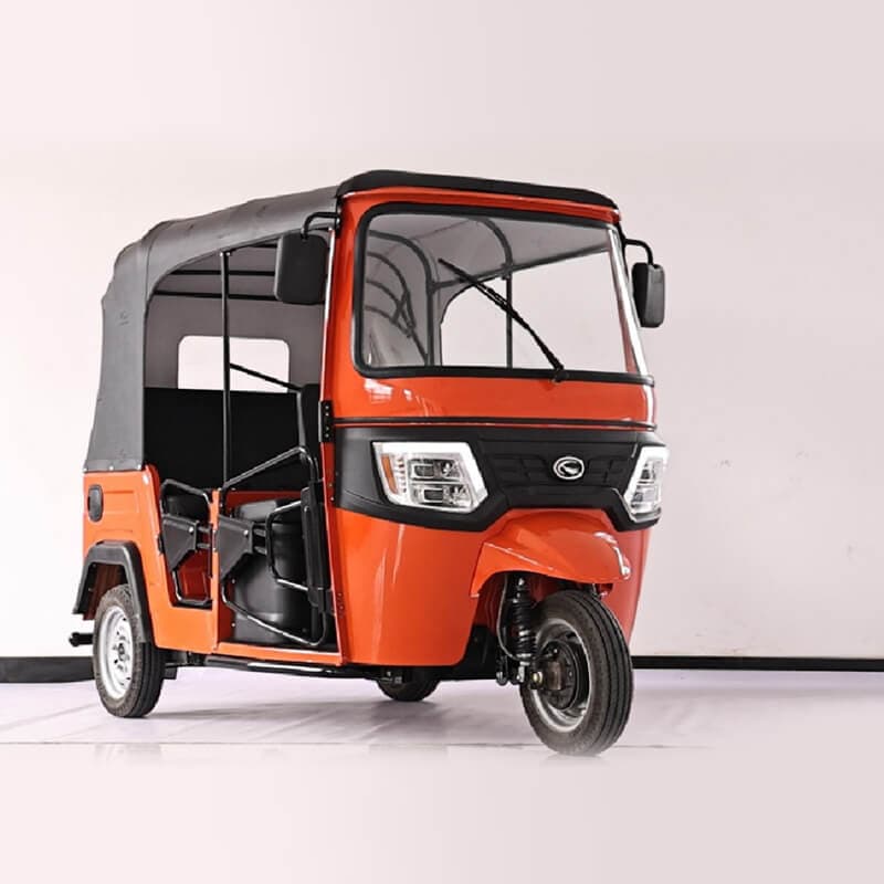 Triciclo eléctrico EVOTUC City 7500, modelo SANDI SD7500, vista frontal